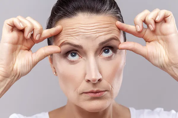 Encontrar soluciones reales que mejoren visiblemente la piel puede parecer complicado, especialmente cuando te preguntas qué sirve para las arrugas de la cara. En este artículo de Derma Skin Care...